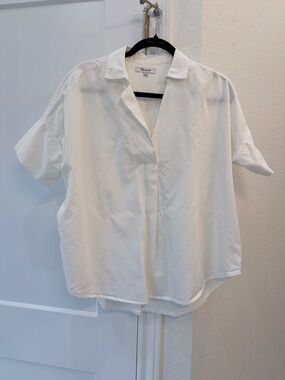 White Short Sleeve V-Neck Buttonless Blouse